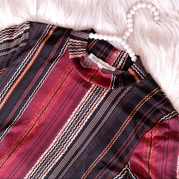 BCBGeneration Pattern Tunic - Picture 4 of 4